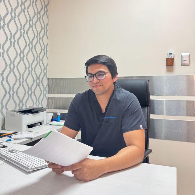 José Alberto Cundafe  Sol, Ginecólogo Cardenas