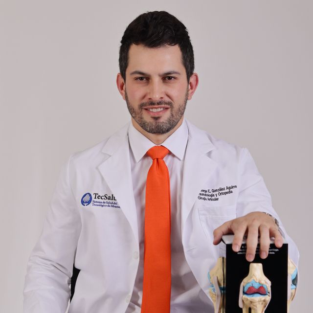 Jorge Eduardo González Aguirre, Traumatólogo Saltillo