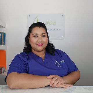 Ampliar imagen: Pamela Samano, Quiropráctico Toluca