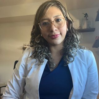 Ampliar imagen: Claudia Magally Ramírez García, Ginecólogo Santiago de Querétaro