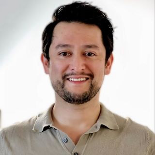 Ampliar imagen: Eduardo G. Vázquez Saldaña, Internista Zapopan