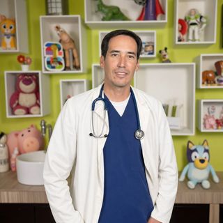 Poncho Zamora Ustaran, Pediatra Puebla