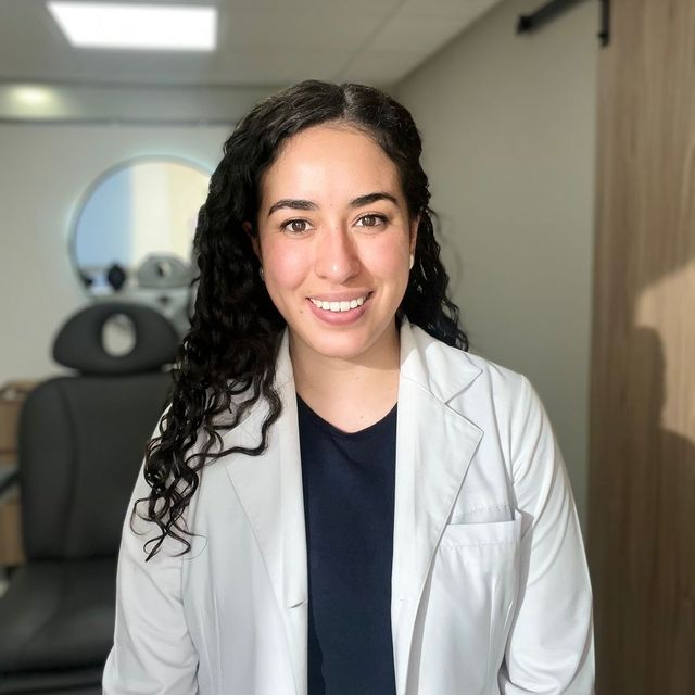 Andrea Romo López, Dermatólogo Benito Juárez