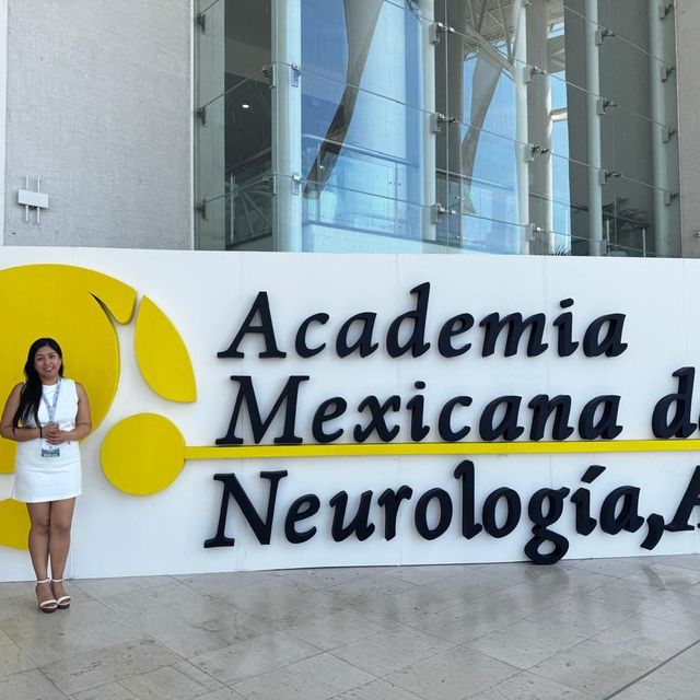 Claudia Estefanía Gómez Hernández, Internista Nuevo Leon