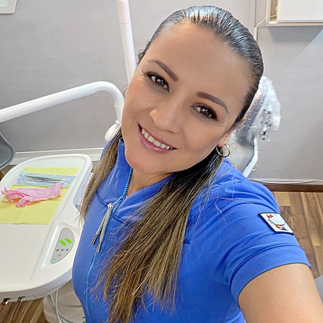 Crystal Herrera Varela, Dentista - Odontólogo Tlaxcala