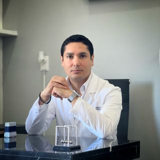 Rafael Córdova Rentería, Traumatólogo Querétaro