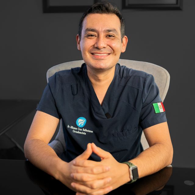 Alfonso Cruz, Ortodoncista Monclova