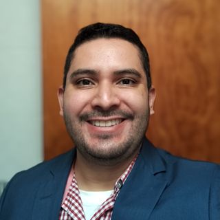 Ampliar imagen: Rodrigo Guzmán Valdés, Dentista - Odontólogo Morelia