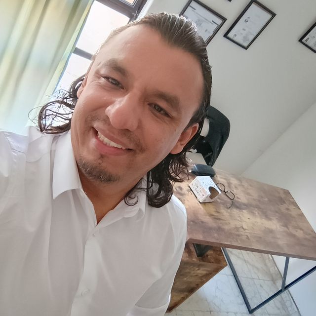 Rogelio Samuel  Fuentes , Psicólogo Celaya