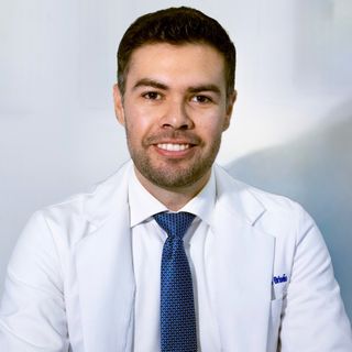 Ampliar imagen: Erick Navarro, Oftalmólogo Mérida