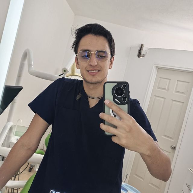 Oliver Echevarria Bautista, Dentista - Odontólogo Jalpa