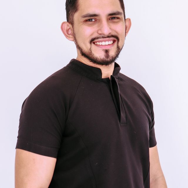 Eddie José Sierra Torres, Dentista - Odontólogo Mérida