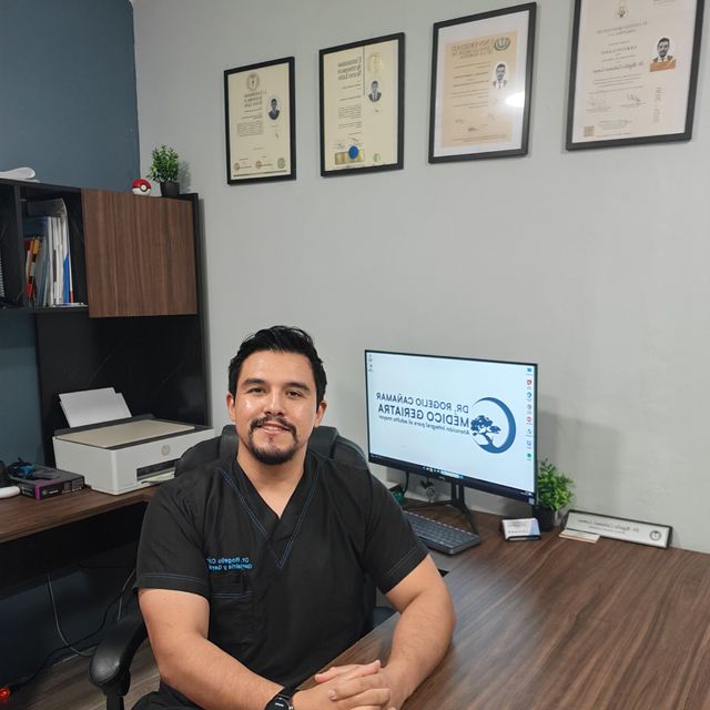 Rogelio  Cañamar Lomas, Geriatra Monterrey