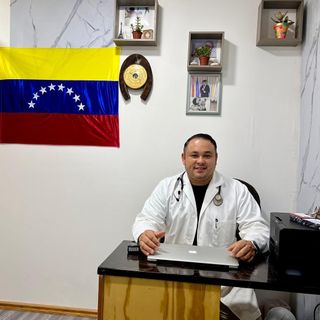 Ampliar imagen: Eduardo José Avendaño García, Médico general Benito Juárez