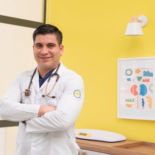 Edgar David Ciprés casillas, Nefrólogo pediatra Uruapan