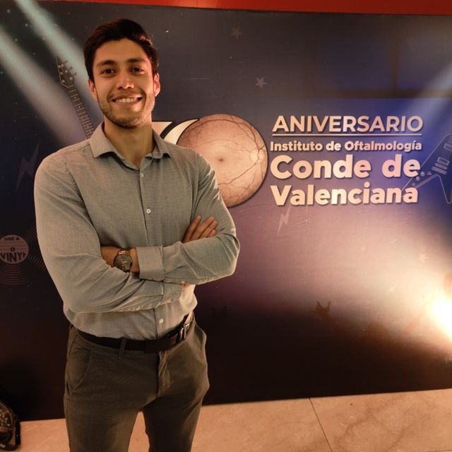 Mario Alberto León Meza, Oftalmólogo Puebla