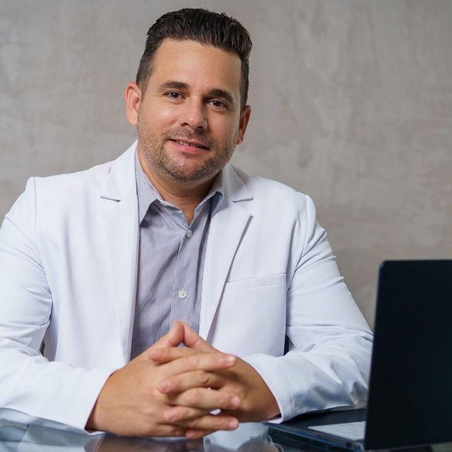 Ronner González Cano, Traumatólogo Mérida