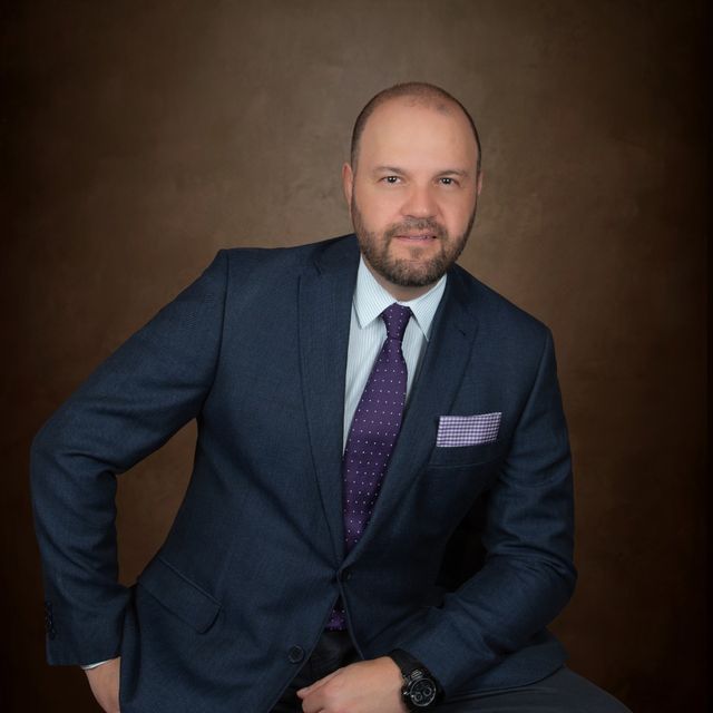 Cesar Alfonso Cortes Mendoza, Cirujano estético y cosmético Morelia