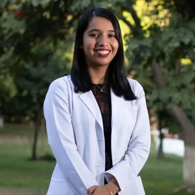 Adriana Karina Maldonado Muñoz, Cirujano general Ciudad de México