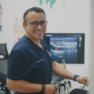 Ampliar imagen: Alberto Calvo Zuñiga, Radiólogo Boca del Rio