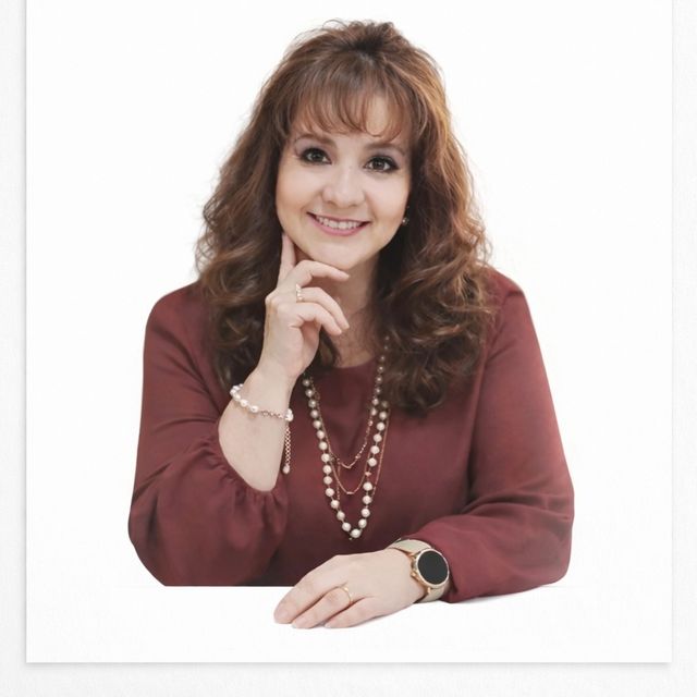 Elena Vázquez Gargallo, Terapeuta complementario Miguel Hidalgo