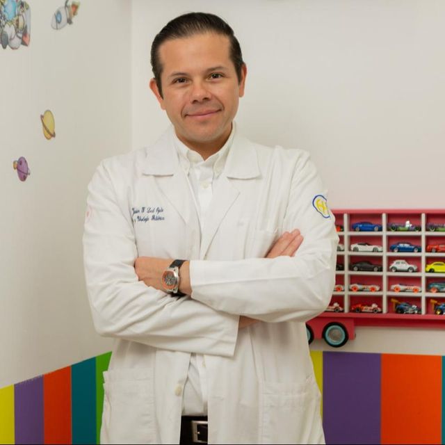 Javier Francisco Leal Ojeda, Cirujano pediátrico Mérida