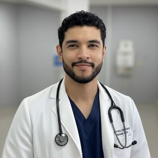 Ampliar imagen: Jenaro Herrera González, Internista Santiago de Querétaro