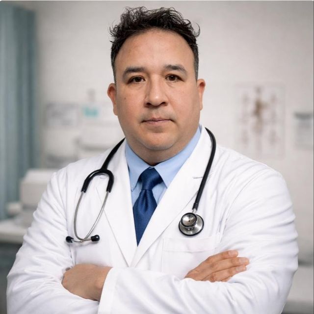 Gustavo Francisco Pérez Cuevas, Traumatólogo Apodaca