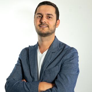 Ampliar imagen: Richael Antonio Silva Suárez, Cirujano maxilofacial León