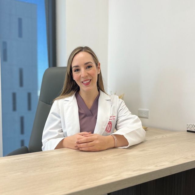 Mariana Thomas García, Ginecólogo Monterrey