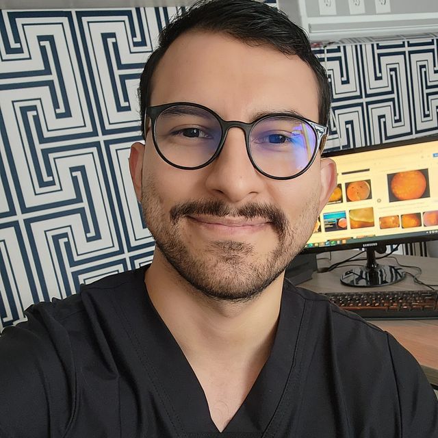 Eduardo Márquez Castañeda, Oftalmólogo Córdoba