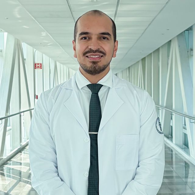 Uriel Isaías Martín Flores, Gastroenterólogo Guadalajara