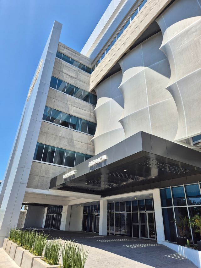 Ampliar imagen: Core Medical & Surgery Center