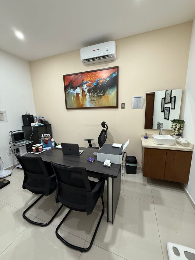 Ampliar imagen: LA CIMA MEDICAL CENTER