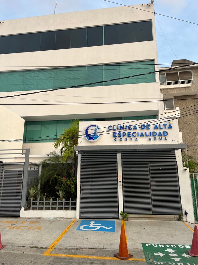 Ampliar imagen: CLINICA DE ALTA ESPECIALIDAD COSTA AZUL