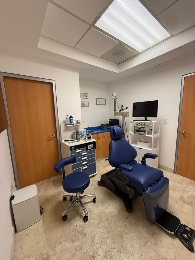 Ampliar imagen: HOSPITAL ANGELES, Consultorio 150