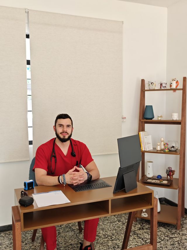 Ampliar imagen: Consultorio virtual (en línea)