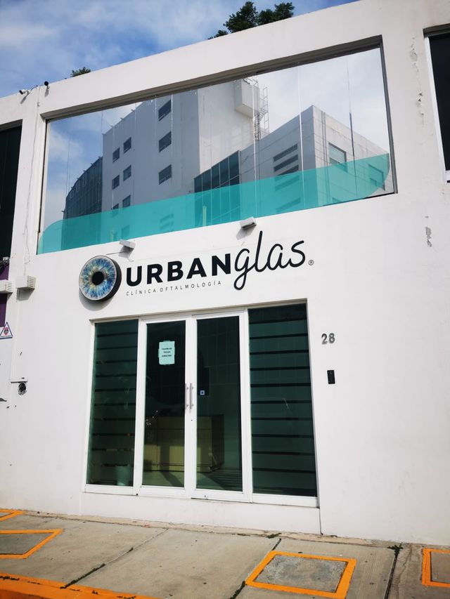 Ampliar imagen: Hospital Mac de Celaya Local #28  "Frente a estacionamiento y lobby"