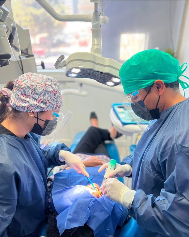 Ampliar imagen: Supreme Dental
