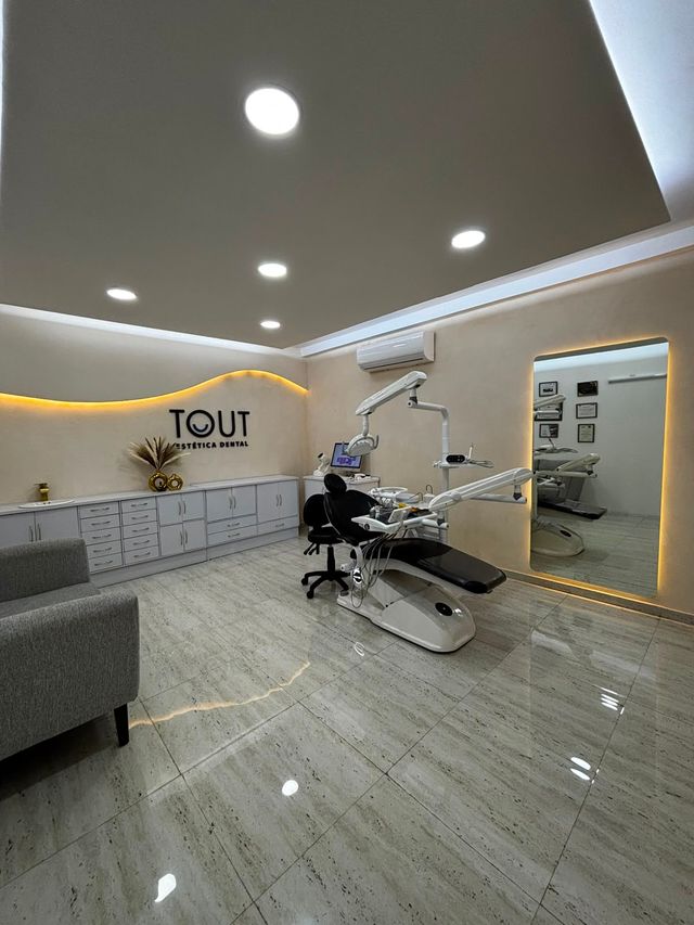 Ampliar imagen: TOUT Estetica Dental