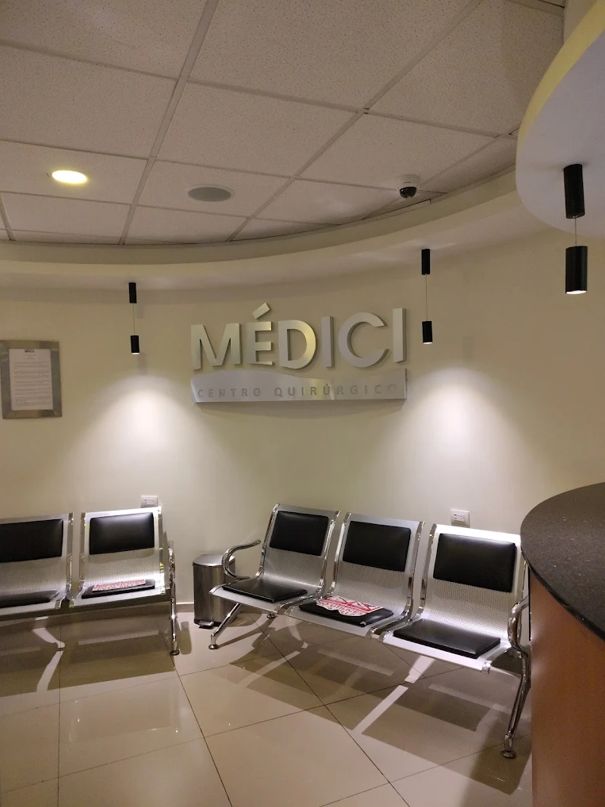 Ampliar imagen: Centro Quirúrgico Medici
