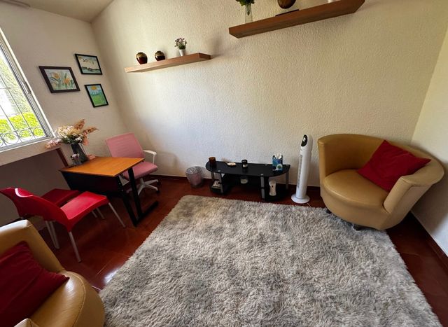 Ampliar imagen: Consultorio Loma Verde