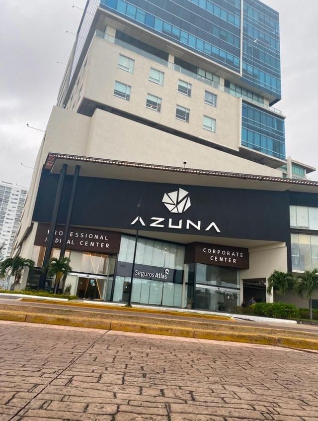 Ampliar imagen: Azuna Medical Center