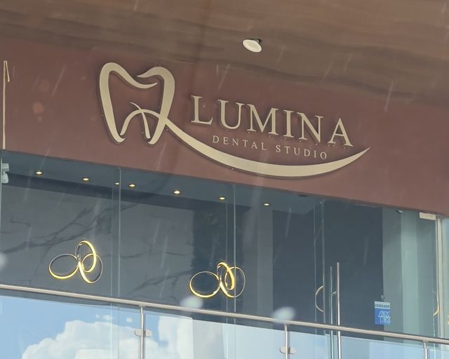 Ampliar imagen: Lumina Dental Studio