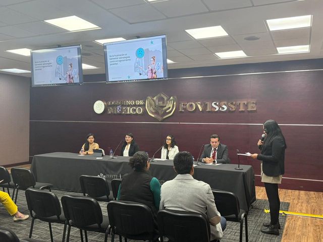 Ampliar imagen: Consultorio virtual (en línea)