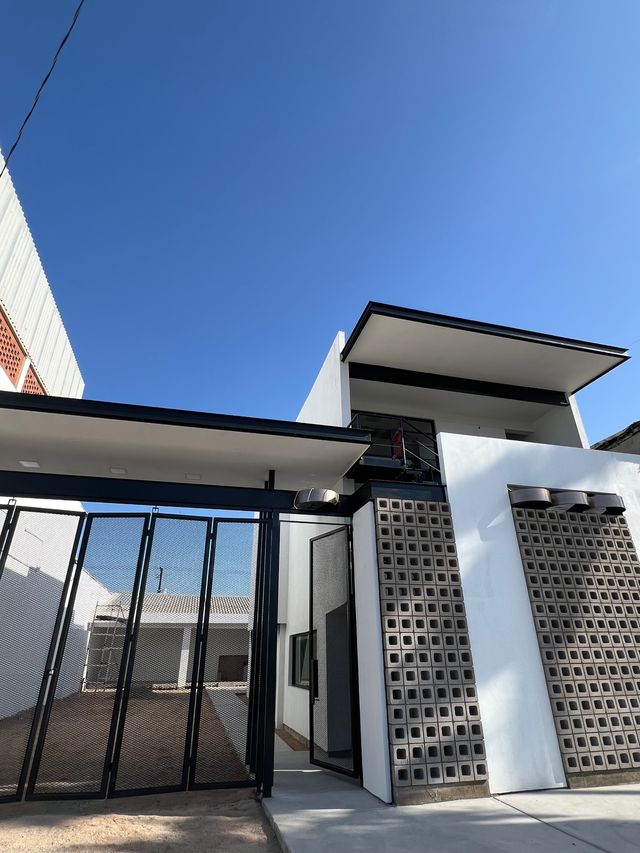 Ampliar imagen: Centro Médico Romo