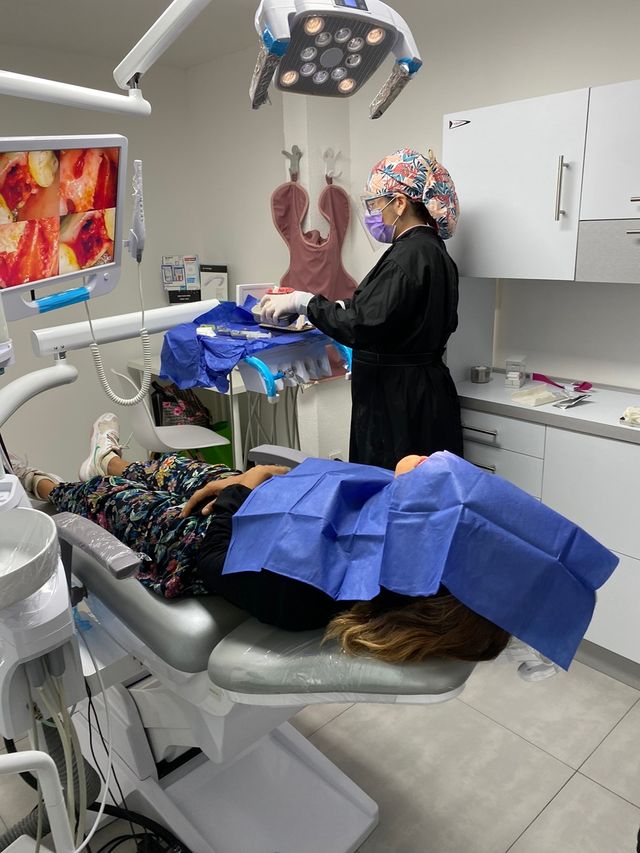 Ampliar imagen: Smile Implant Center Sur