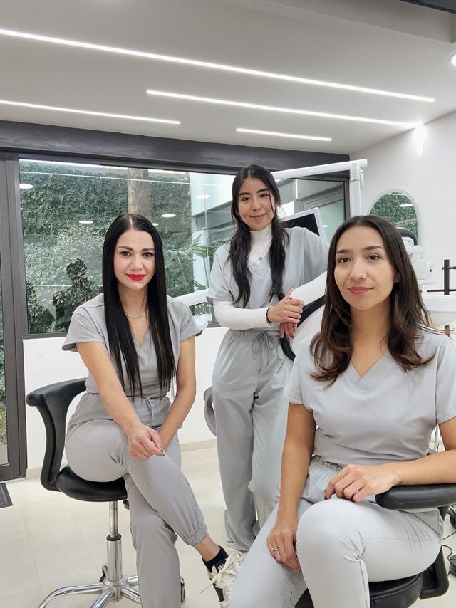 Ampliar imagen: Identidad Odontología Especializada