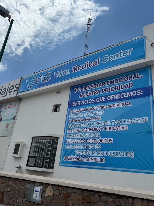 Ampliar imagen: VALEN MEDICAL CENTER