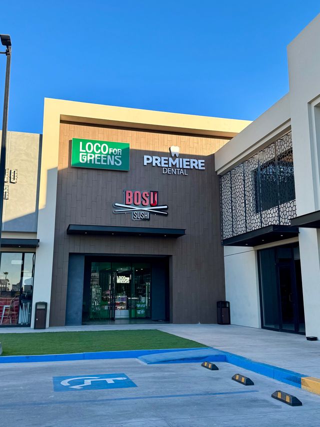 Ampliar imagen: PREMIERE DENTAL, Dra. Leslie Fregozo